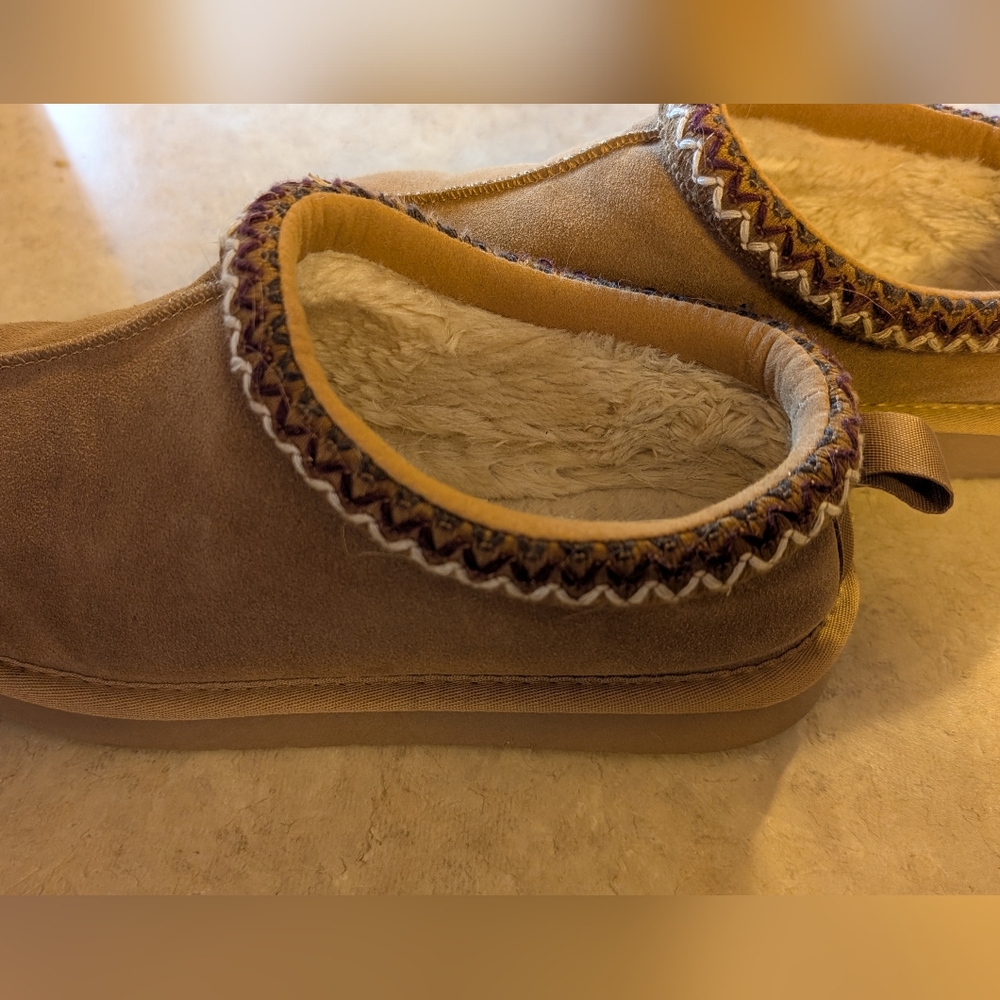 Women's Dream Pairs clogs size 10